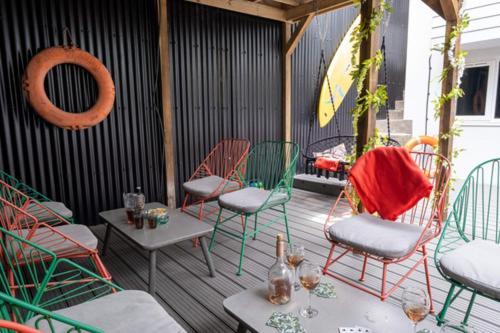 Ultimate Glam, Vintage Central Pad. Cool 70S Bar. Борнмът Екстериор снимка
